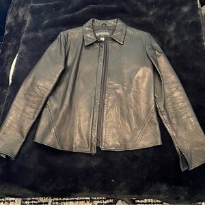 Vintage Banana Republic Women’s Black Leather Crop Jacket Size Medium